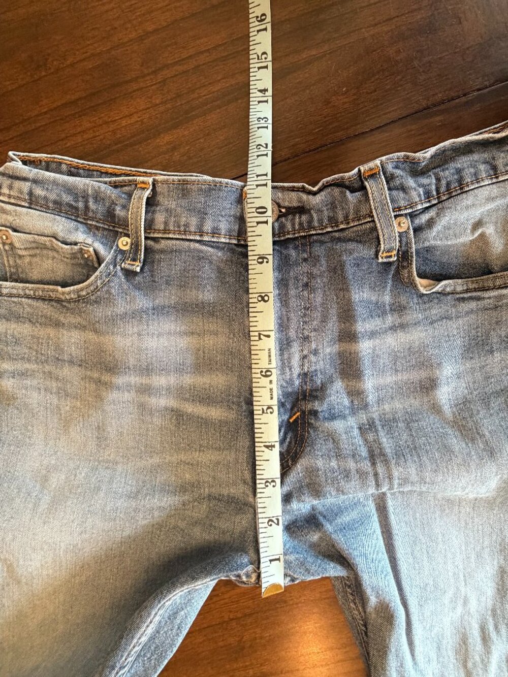 Levi's Men's 513 Slim Straight, Medium Wash Jeans, Size 33x30 - Picture 9 of 10